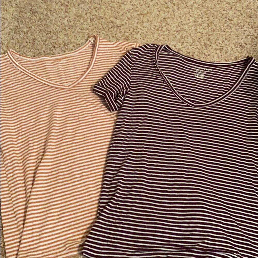 2 AE T shirts no stains like new